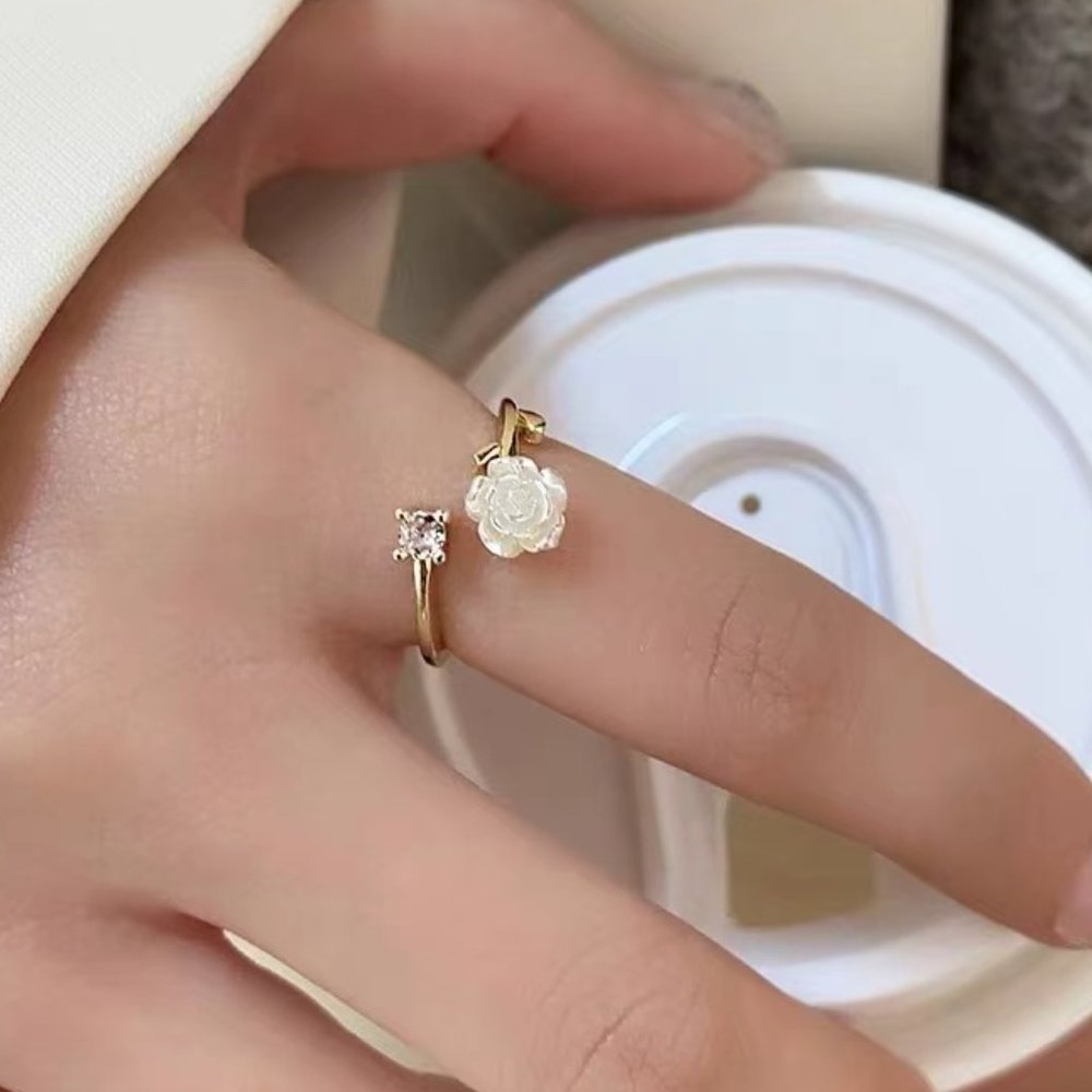 Camellia open ring is adjustable